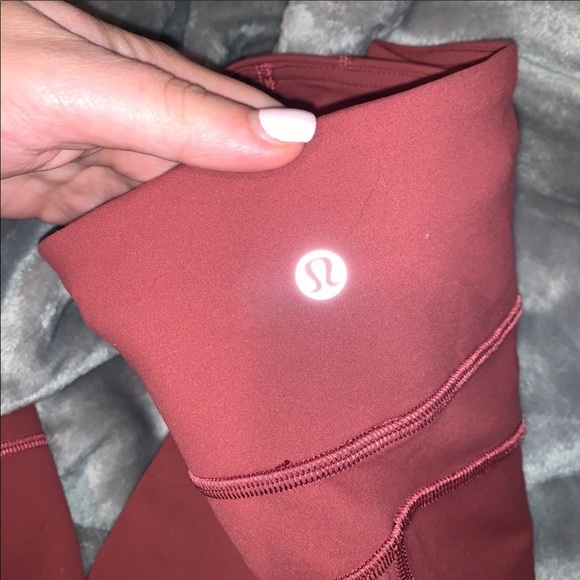 Lululemon Invigorate High Rise Tight 25”-EUC - Picture 2 of 3